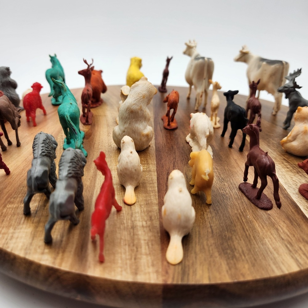 Vintage Plastic Animal Figurine Lot Cows Horses Deer Bears Buffalo 35pc Toy Set‎ - Picture 2 of 9
